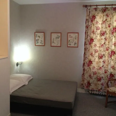 La Grande Maison De Carrouges