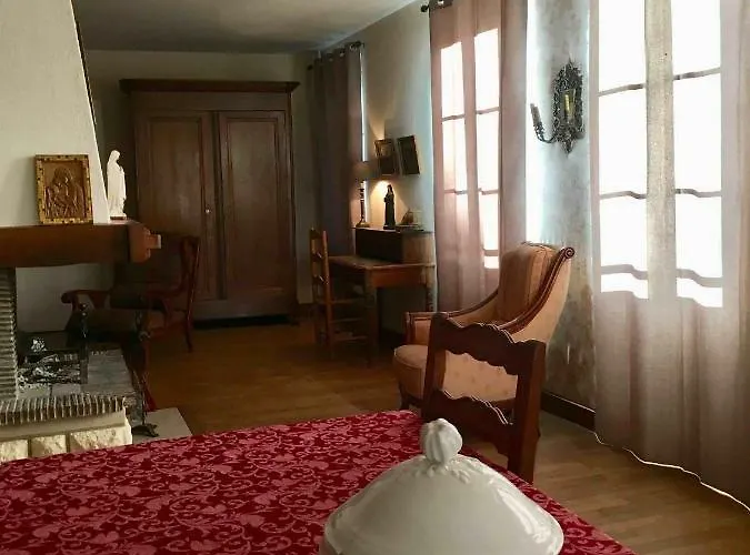 La Grande Maison De *