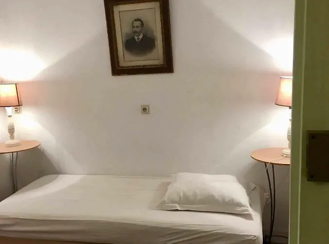 La Grande Maison De Carrouges